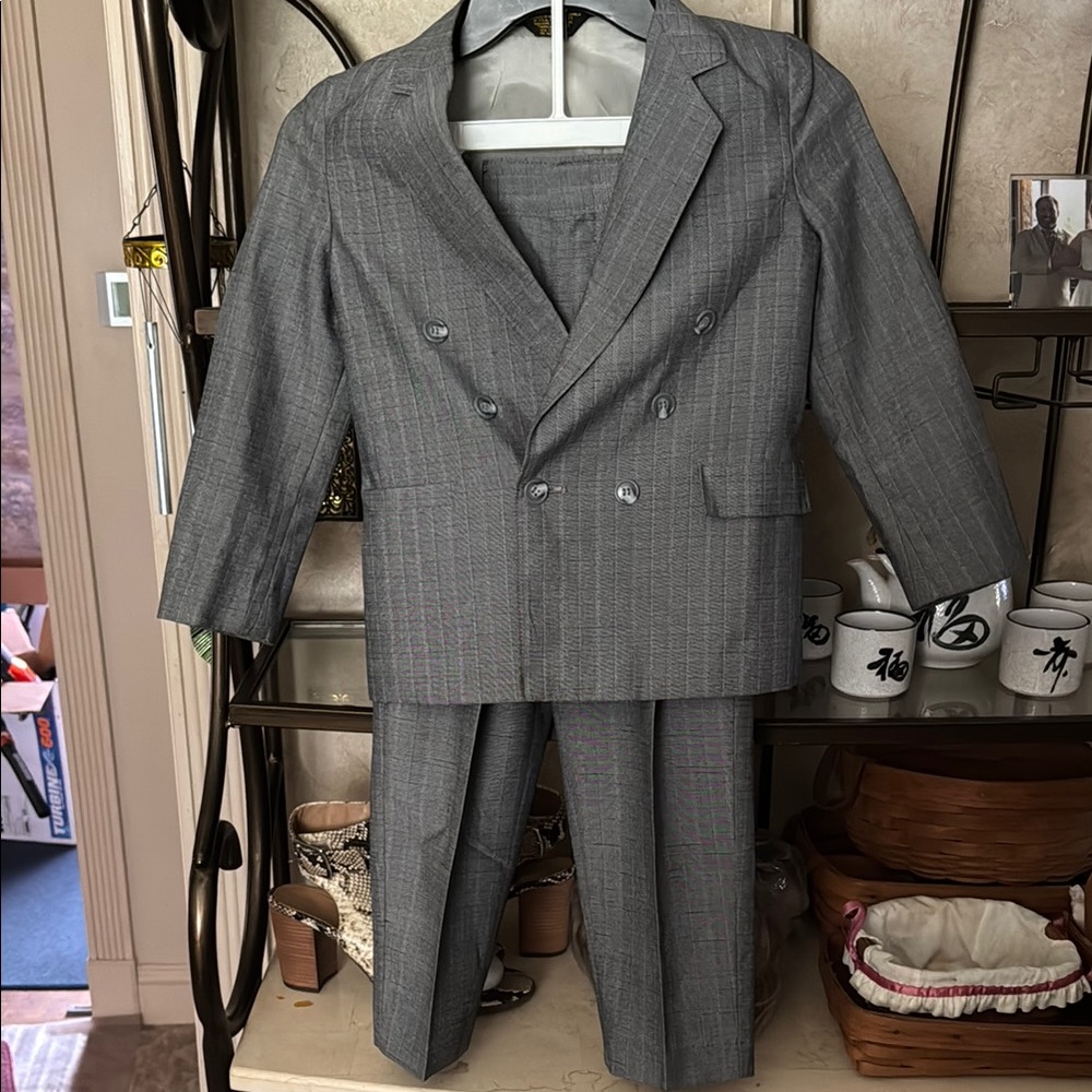 Classic Gray Double-Breasted  Boys Suit